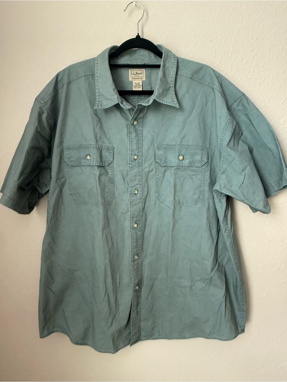 L.L. Bean Men's Short-Sleeve Button-Down Shirt in Light Teal